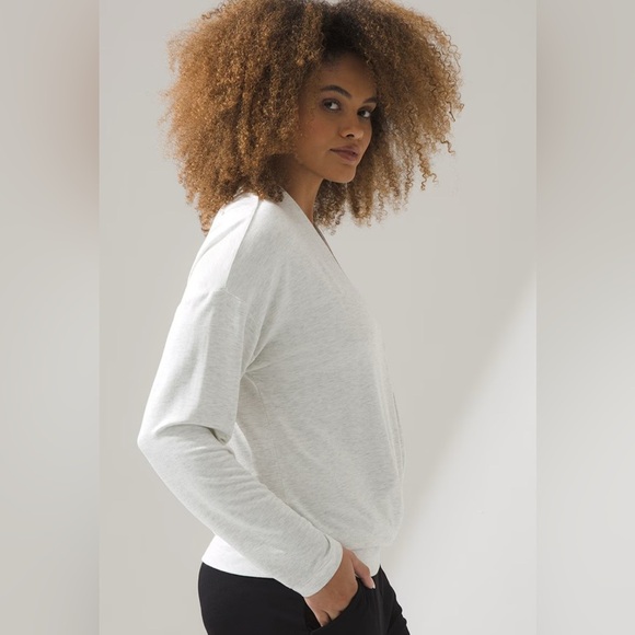 SOMAWKND Sunday Criss-Cross Cream Top XL - Picture 4 of 8